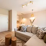 Wola Cosy Beige Apartment
