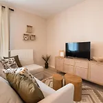 Wola Cosy Beige Apartment